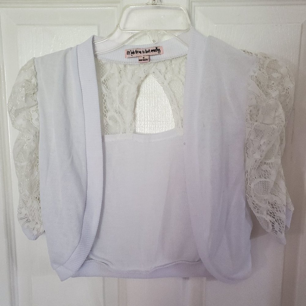 White lace short sleeve shrug